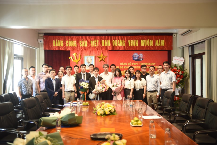 LỄ KẾT NẠP ĐẢNG VIÊN MỚI THÁNG 6/2022