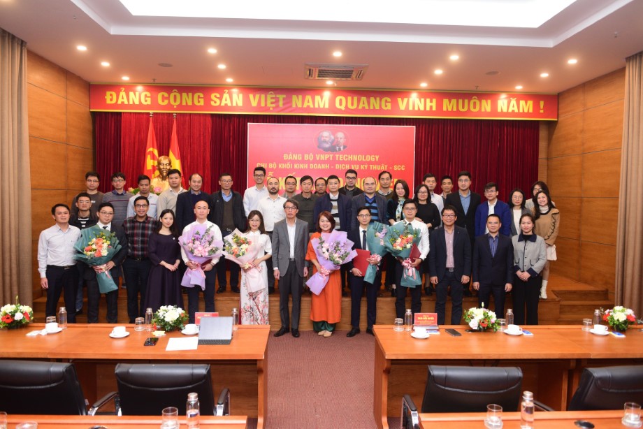 LỄ KẾT NẠP ĐẢNG VIÊN MỚI THÁNG 12.2022