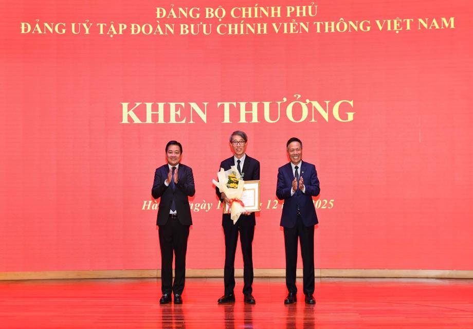 ĐẢNG ỦY VNPT TECHNOLOGY ĐƯỢC KHEN THƯỞNG TẠI HỘI NGHỊ TỔNG KẾT CÔNG TÁC ĐẢNG TẬP ĐOÀN