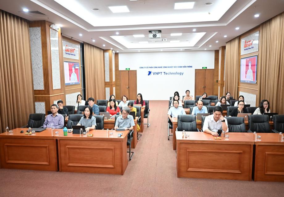 HỘI NGHỊ TẬP HUẤN TRIỂN KHAI THỦ TỤC HÀNH CHÍNH CỦA ĐẢNG TRÊN MÔI TRƯỜNG ĐIỆN TỬ