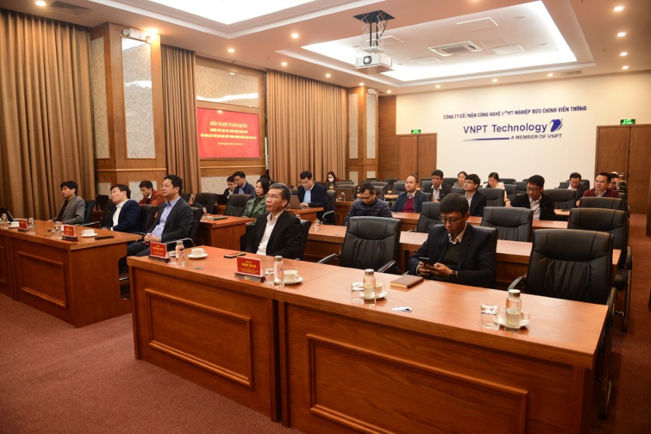 HỘI NGHỊ NGHIÊN CỨU, HỌC TẬP, QUÁN TRIỆT NGHỊ QUYẾT HỘI NGHỊ LẦN THỨ SÁU BAN CHẤP HÀNH TRUNG ƯƠNG ĐẢNG KHOÁ XIII