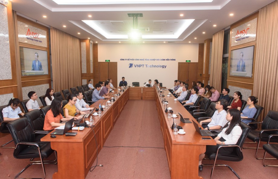 HỘI NGHỊ TOÀN QUỐC QUÁN TRIỆT, TRIỂN KHAI THỰC HIỆN NGHỊ QUYẾT HỘI NGHỊ TRUNG ƯƠNG 11