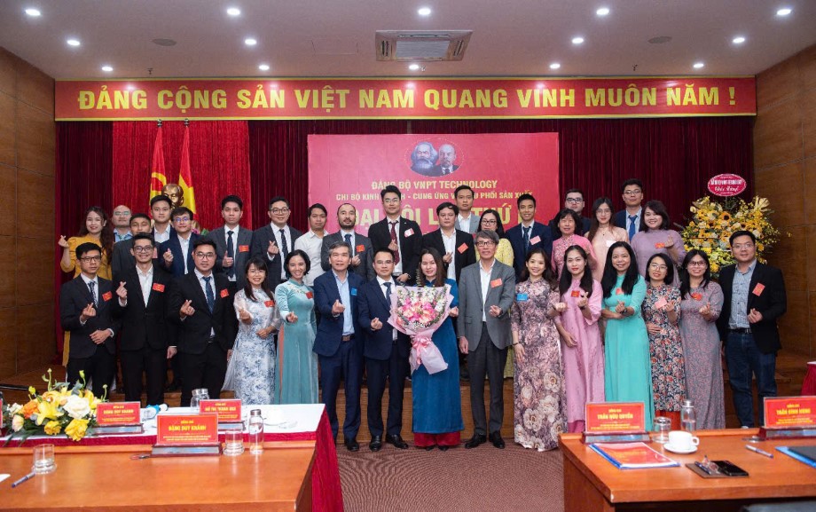 ĐẠI HỘI CHI BỘ KINH DOANH - CUNG ỨNG VÀ ĐIỀU PHỐI SẢN XUẤT NHIỆM KỲ 2025 - 2027